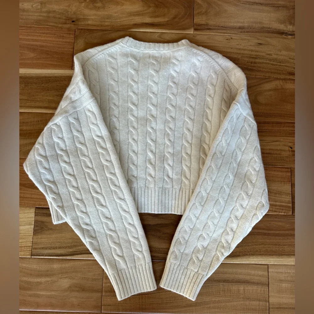Aritzia Sunday Best Peggy Cropped Cable-knit Sweater.  Size Medium - Picture 8 of 10